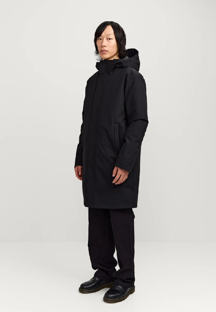 Form Jacket Black - MAKIA - NEU
