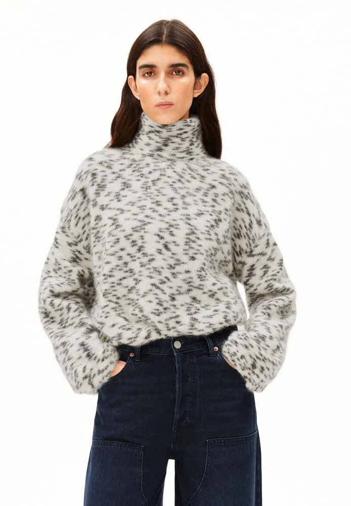 MOHAIR BLEND DOTS KNIT SWEATER oatmilk-black - ARMEDANGELS - NEU