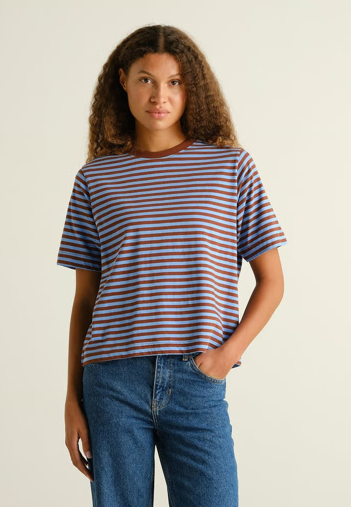 T-shirt Vadstena Stripes Cappuccino Brown/Cornflower Blue - DEDICATED - NEU