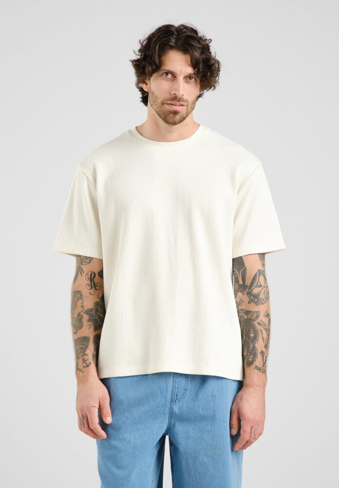 T-shirt Danviken Waffle Off-White - DEDICATED - HERREN | T-Shirts | Unifarben & Streifen