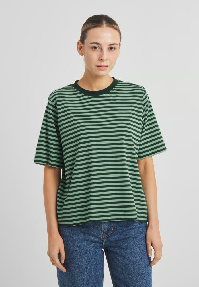 T-shirt Vadstena Stripes Dark Green/Granite Green - DEDICATED - NEU
